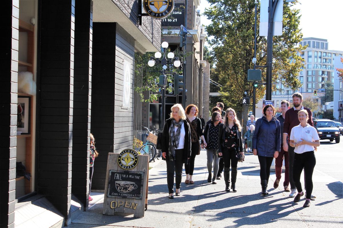 blanshard-street-downtown-food-city-food-tour Street Scene with people walking down Blanshard Street on Victoria Food Tour