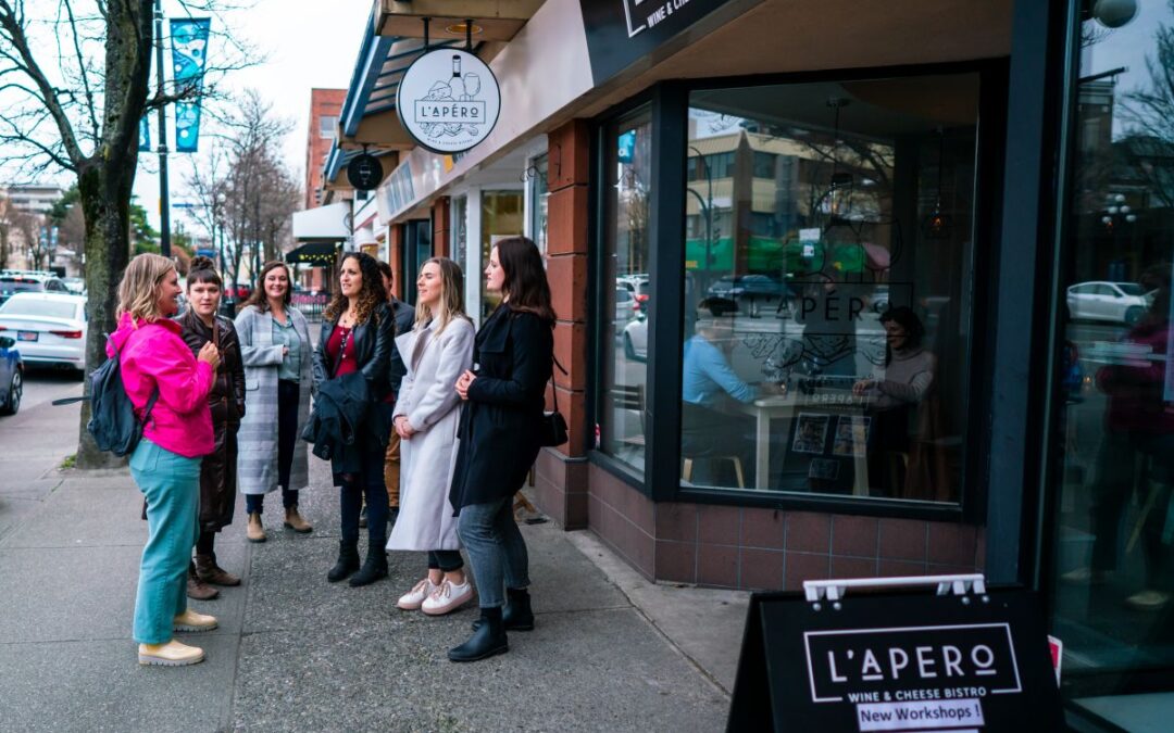 Guests standing on Blanshard Street for a Downtown Food & City Food Tour